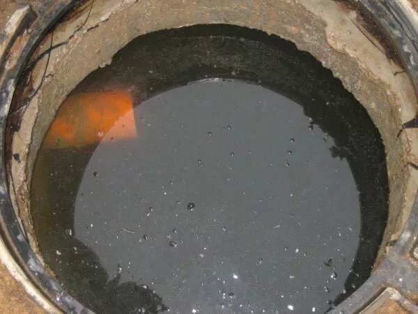 Почему не уходит вода из выгребной ямы, как решить проблему