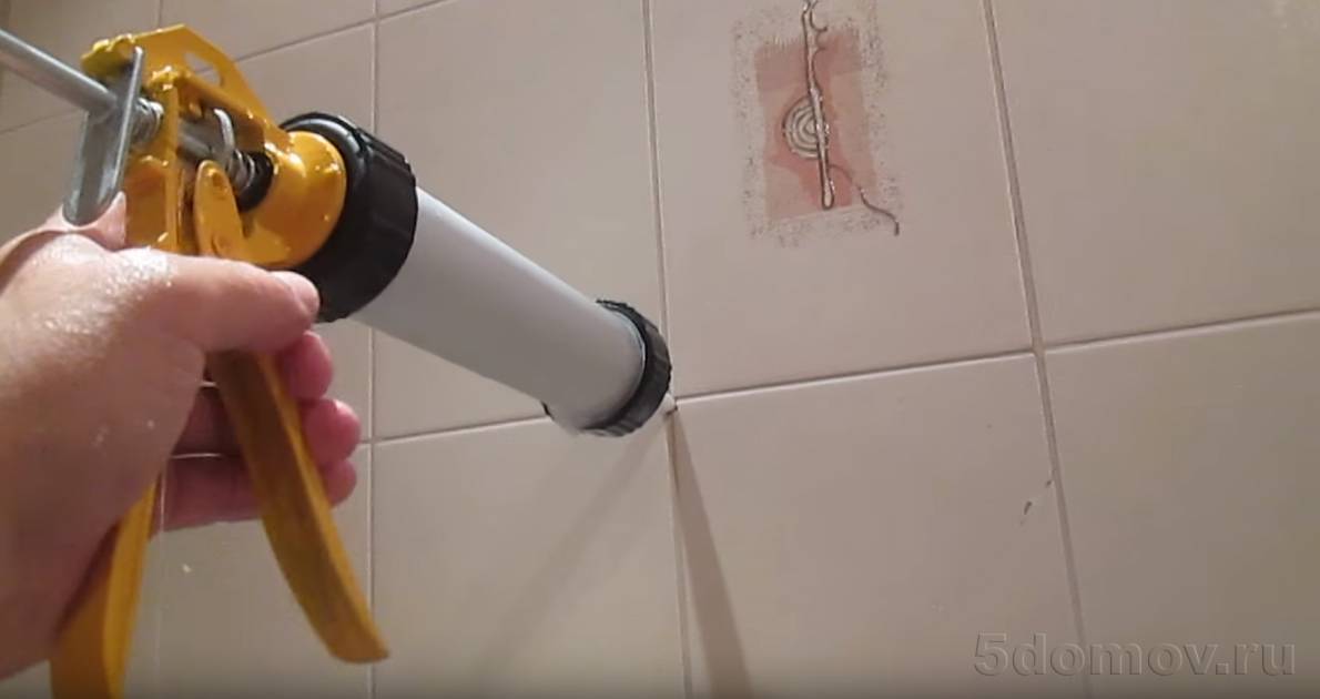 Чем приклеить плитку в ванной если она отвалилась, как вставить отошедшую часть - все о строительстве