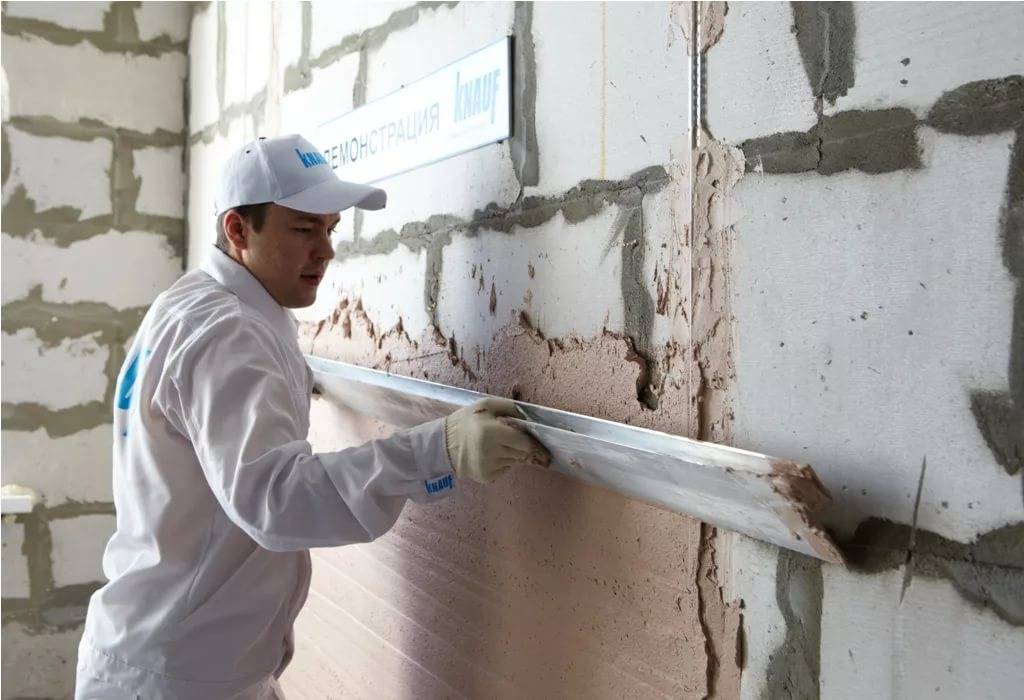 Штукатурка стен из газобетона внутри помещения: паропроницаемость газоблоков