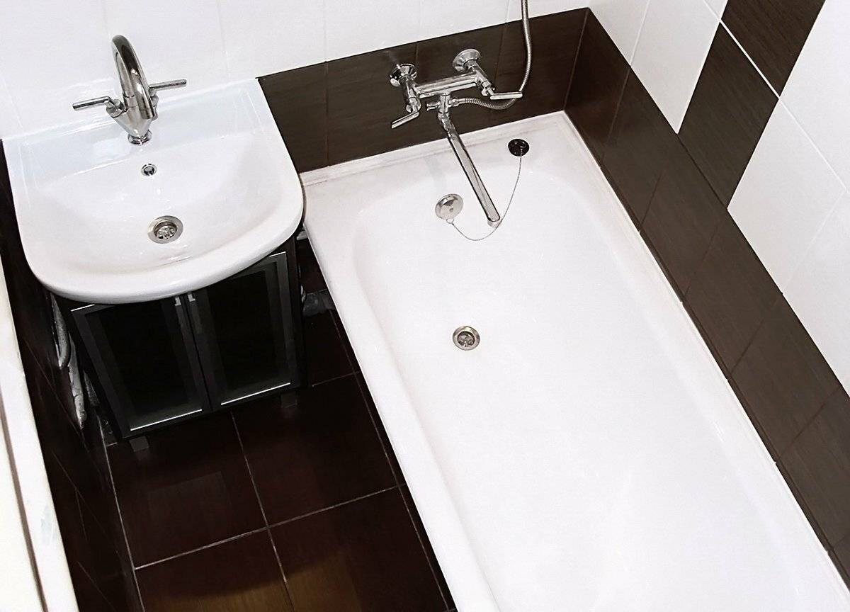 Дизайн маленькой ванны хрущевка. Ванная в хрущевке. Ванная комнатахрушевка. Ванная в стандартной квартире. Малогабаритные Ванные комнаты.