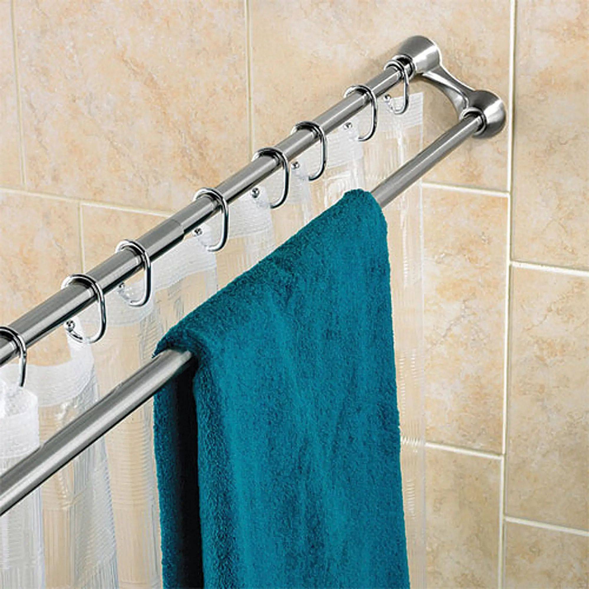Как правильно повесить штору в ванной комнате?
