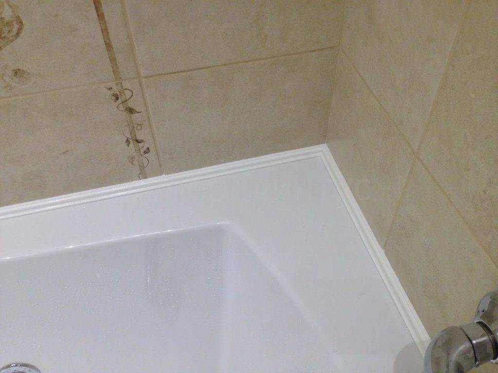 Делаем качественную герметизацию ванны со стеной