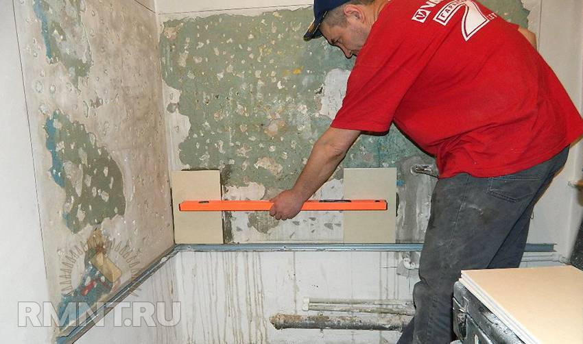 Подготовка поверхности под плитку керамическую: что делать со стенами в ванной и иных помещениях перед укладкой материала?