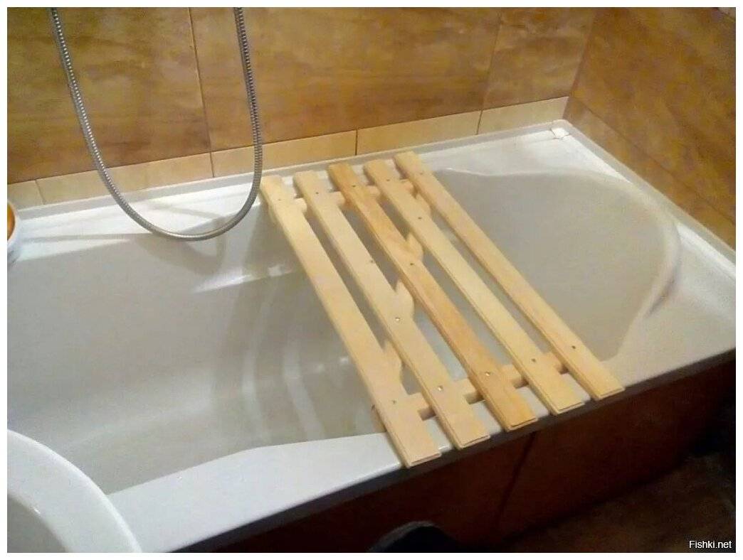 Свой руками делать ванна. Решетка на ванну деревянная. Сиденье в ванную. Сиденье для ванны деревянное. Сидушка для ванной деревянная.