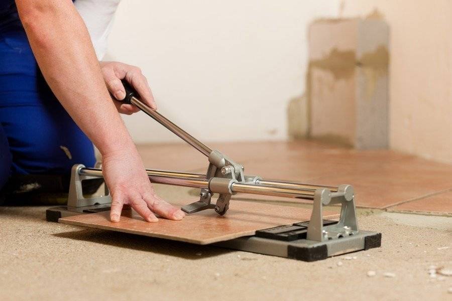 Как резать плитку и какие инструменты для этого подходят?