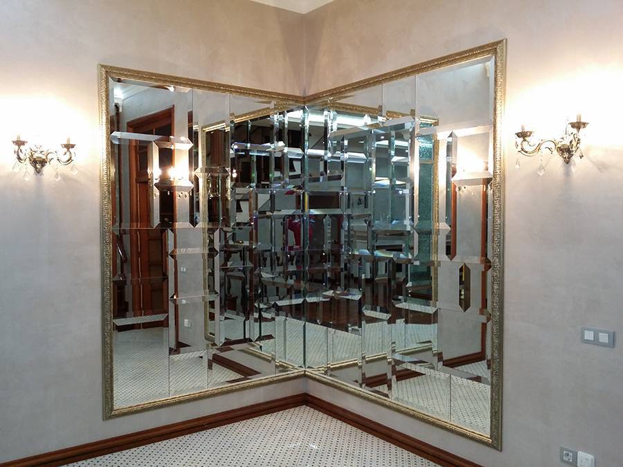 Большое зеркало в ванной: тонкости выбора