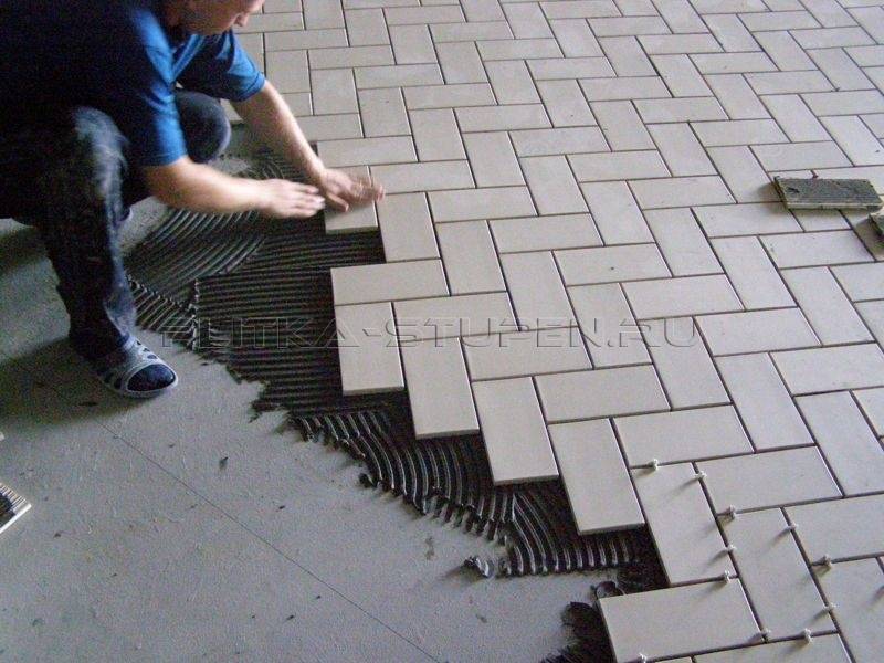 Кислотоупорная керамическая плитка – идеальная химзащита