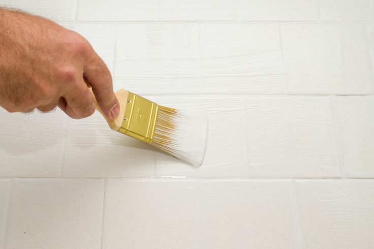 Как и чем покрасить плитку в ванной, на кухне