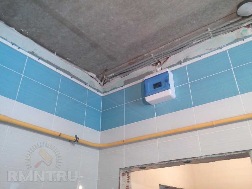 Потолок в ванную комнату — какой лучше?