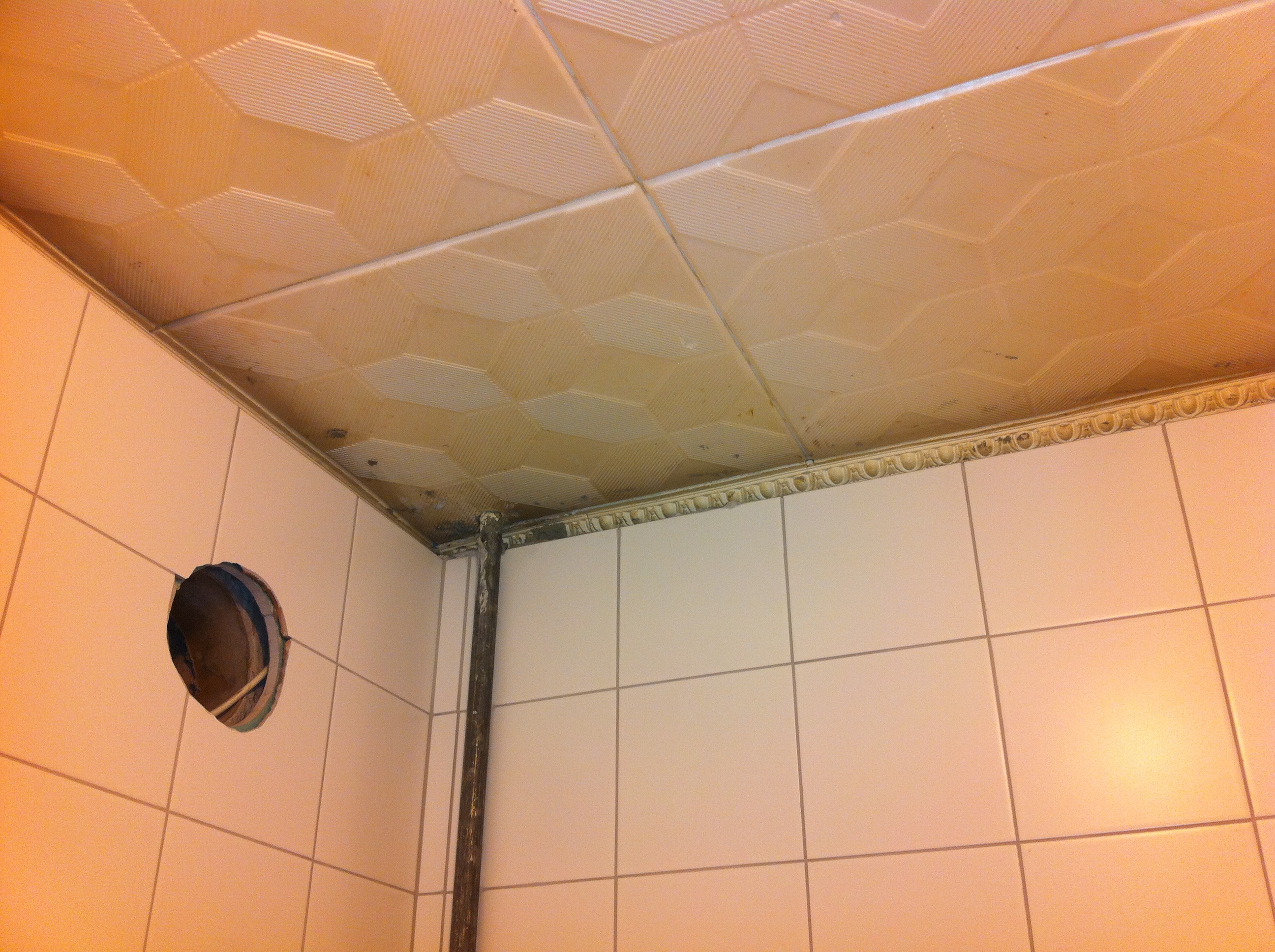 Из чего лучше сделать потолок в ванной - их виды и варианты отделки
из чего лучше сделать потолок в ванной - их виды и варианты отделки