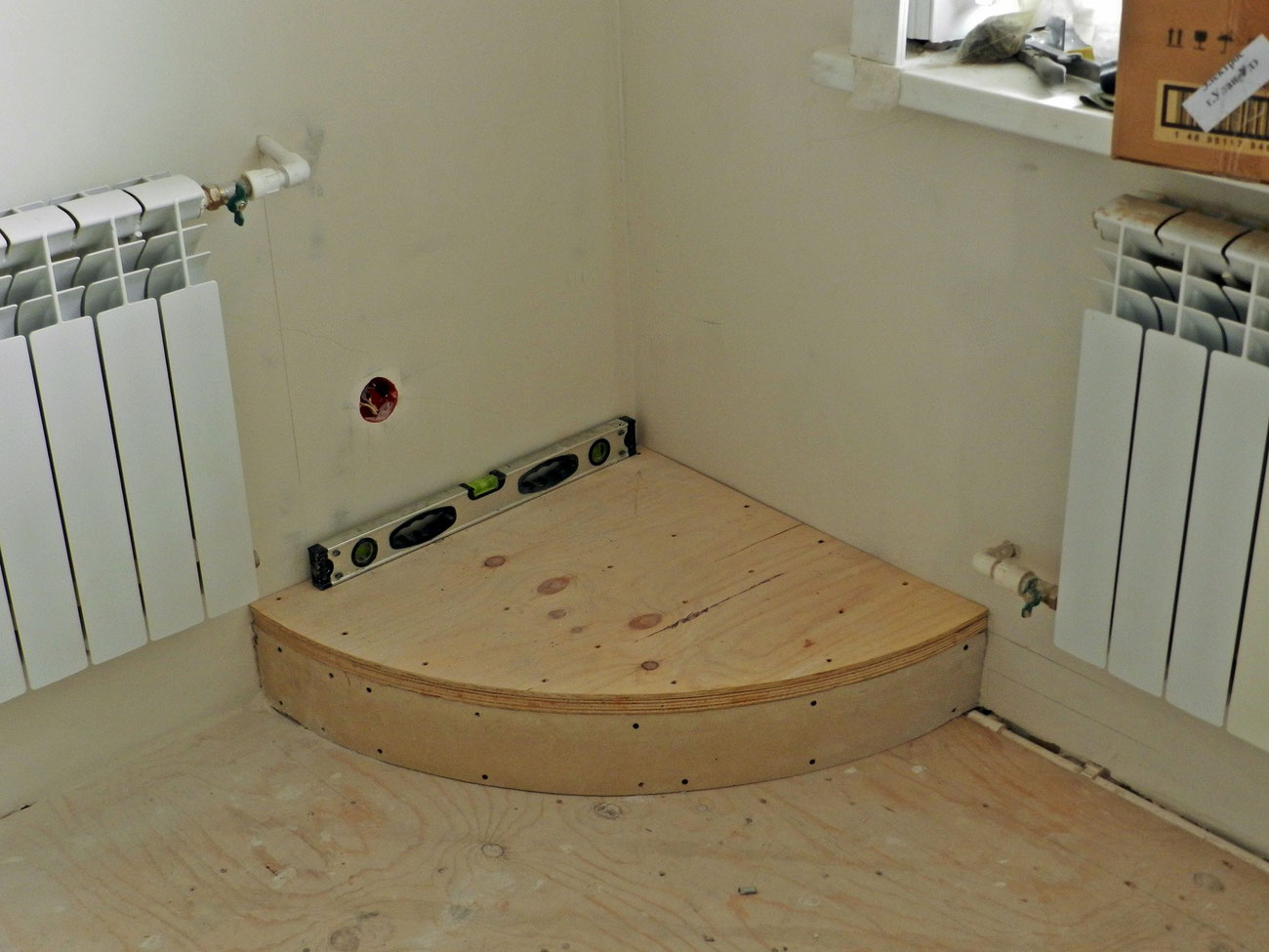 Аспекты создания подиума в ванной комнате