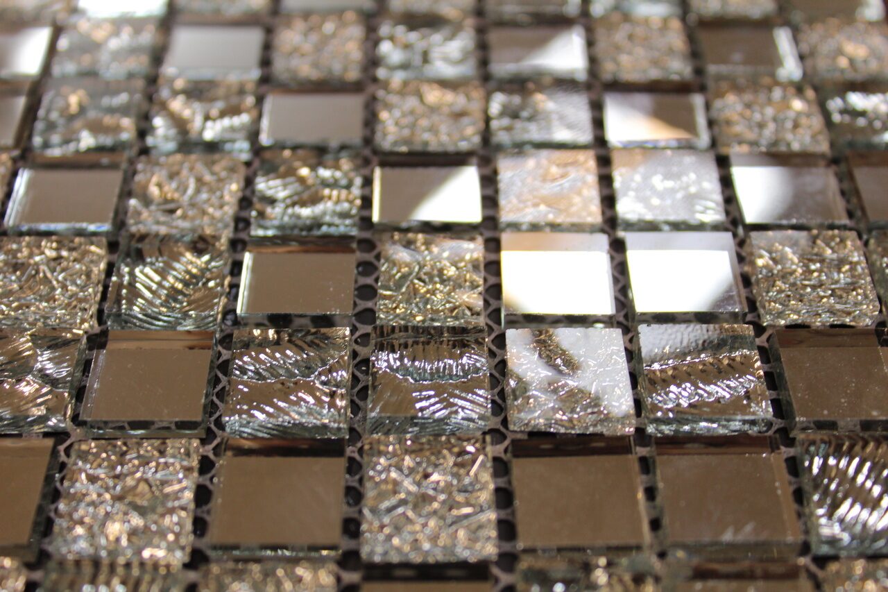 Перламутровая мозаика: применение в интерьере белой мозаичной плитки, мозаика своими руками из ракушек