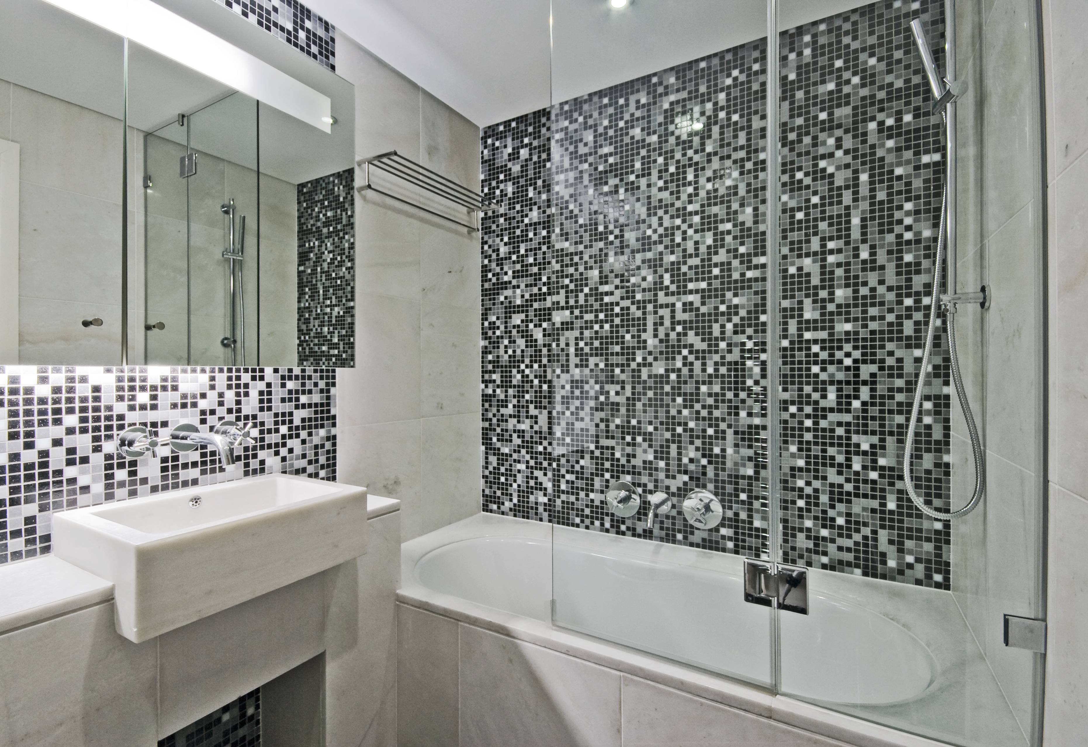 Мозаика в ванной, фото и видео