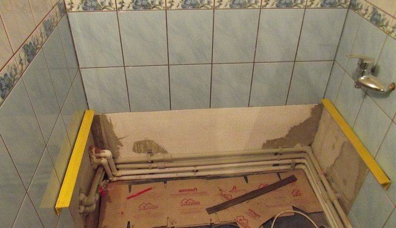 Как закрепить ванну к стене, к полу, крепеж, фиксация ножек