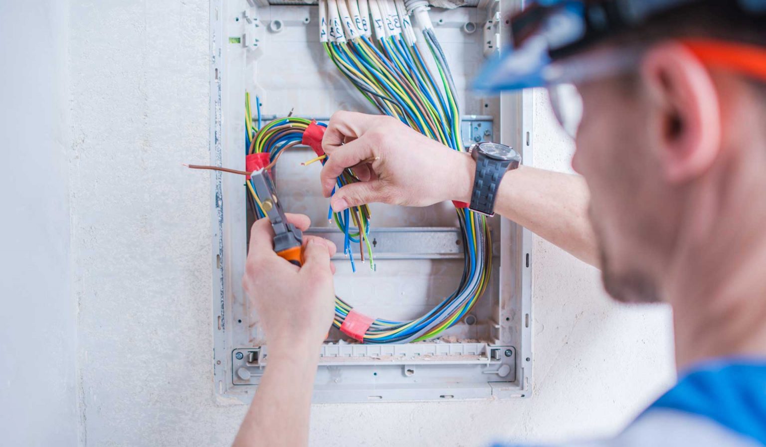 Как принять квартиру в новостройке от застройщика и что проверить при ее приемке