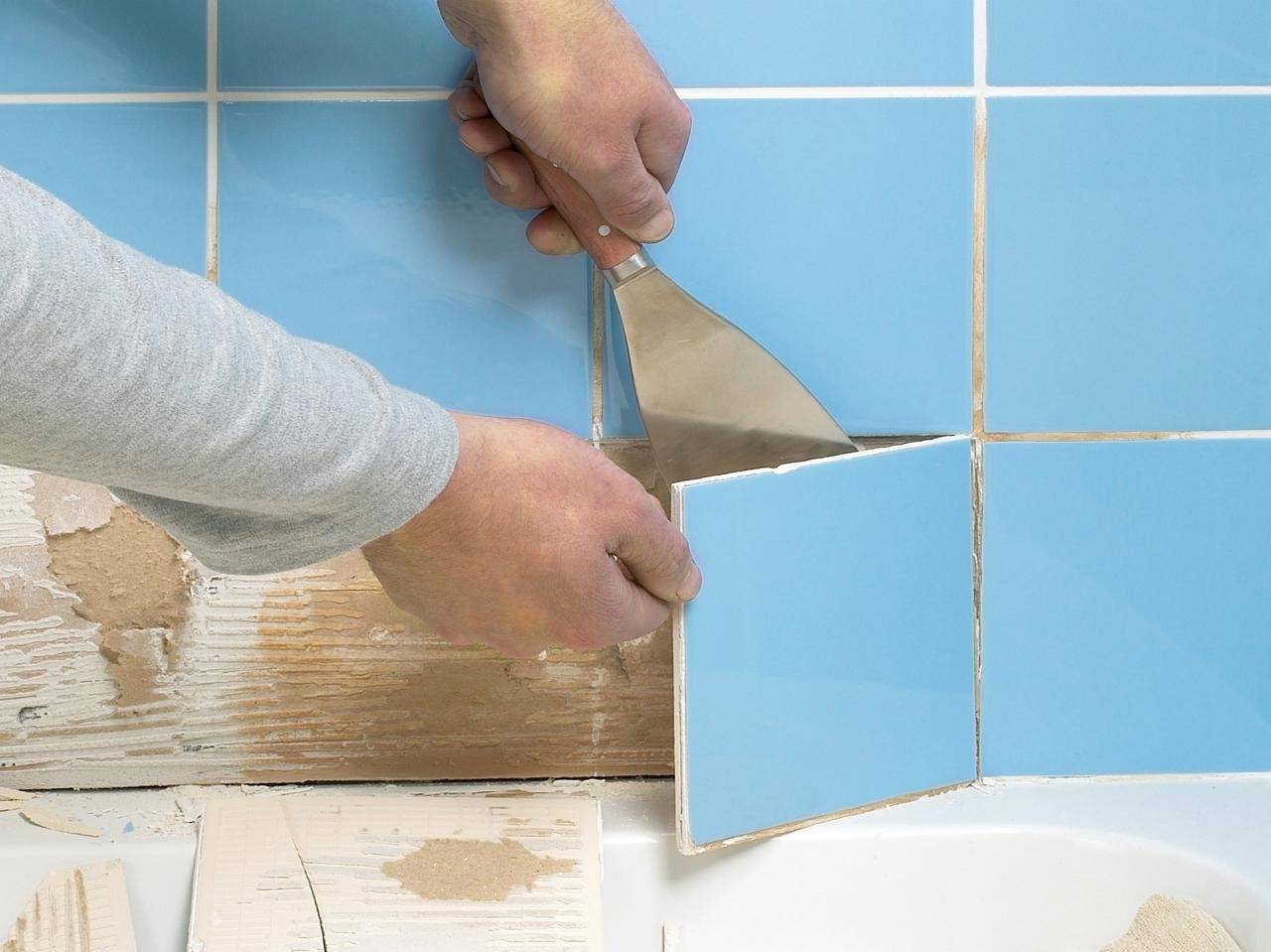 Как снять кафельную плитку со стены – способы, рекомендации - каталог статей на сайте - домстрой