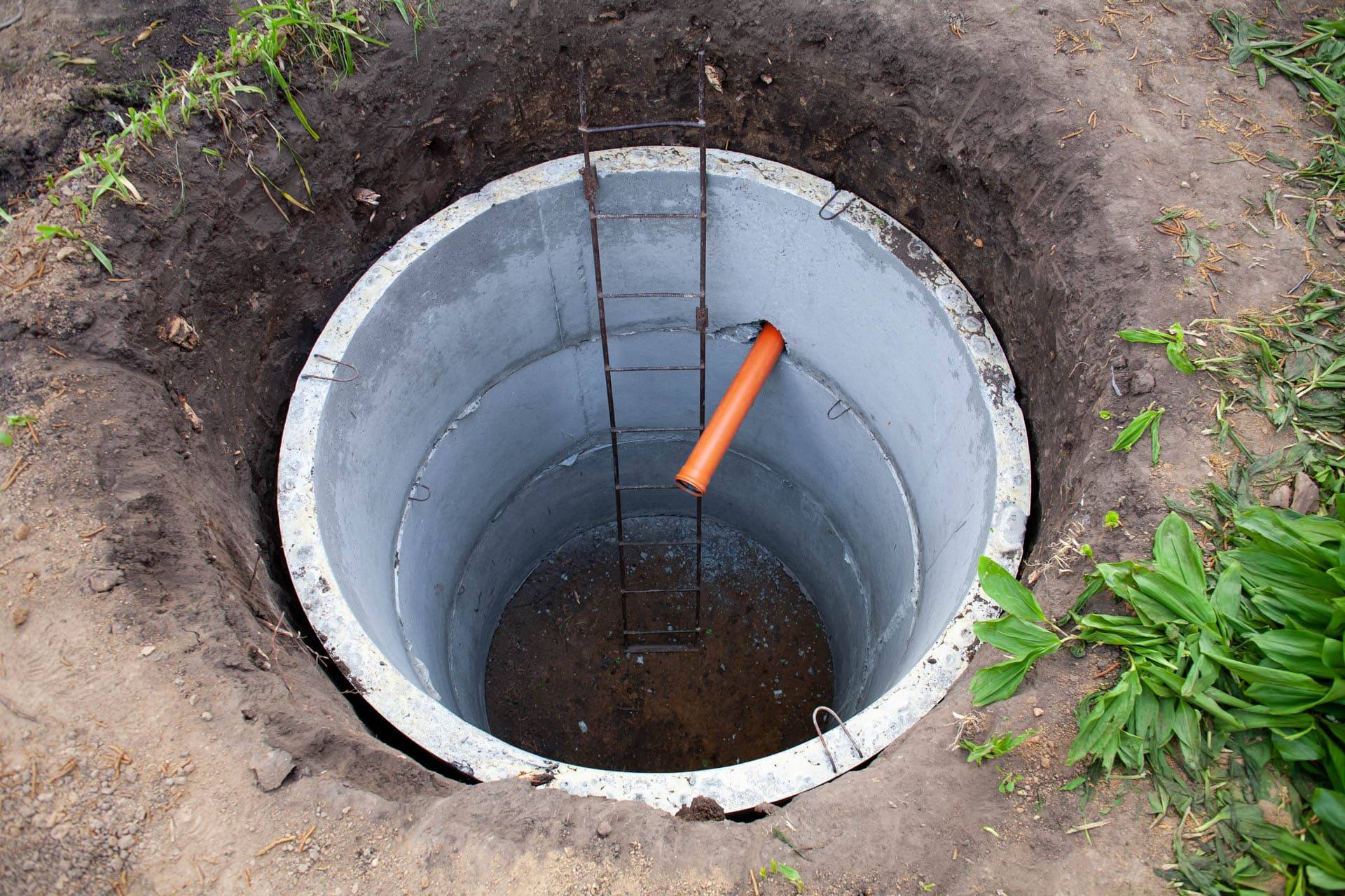 Как сделать сливную яму: как правильно сделать в частном доме своими руками