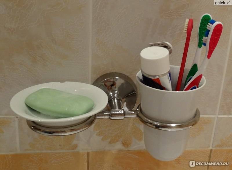 Что портит интерьер в ванной комнате: 13 ненужных аксессуаров