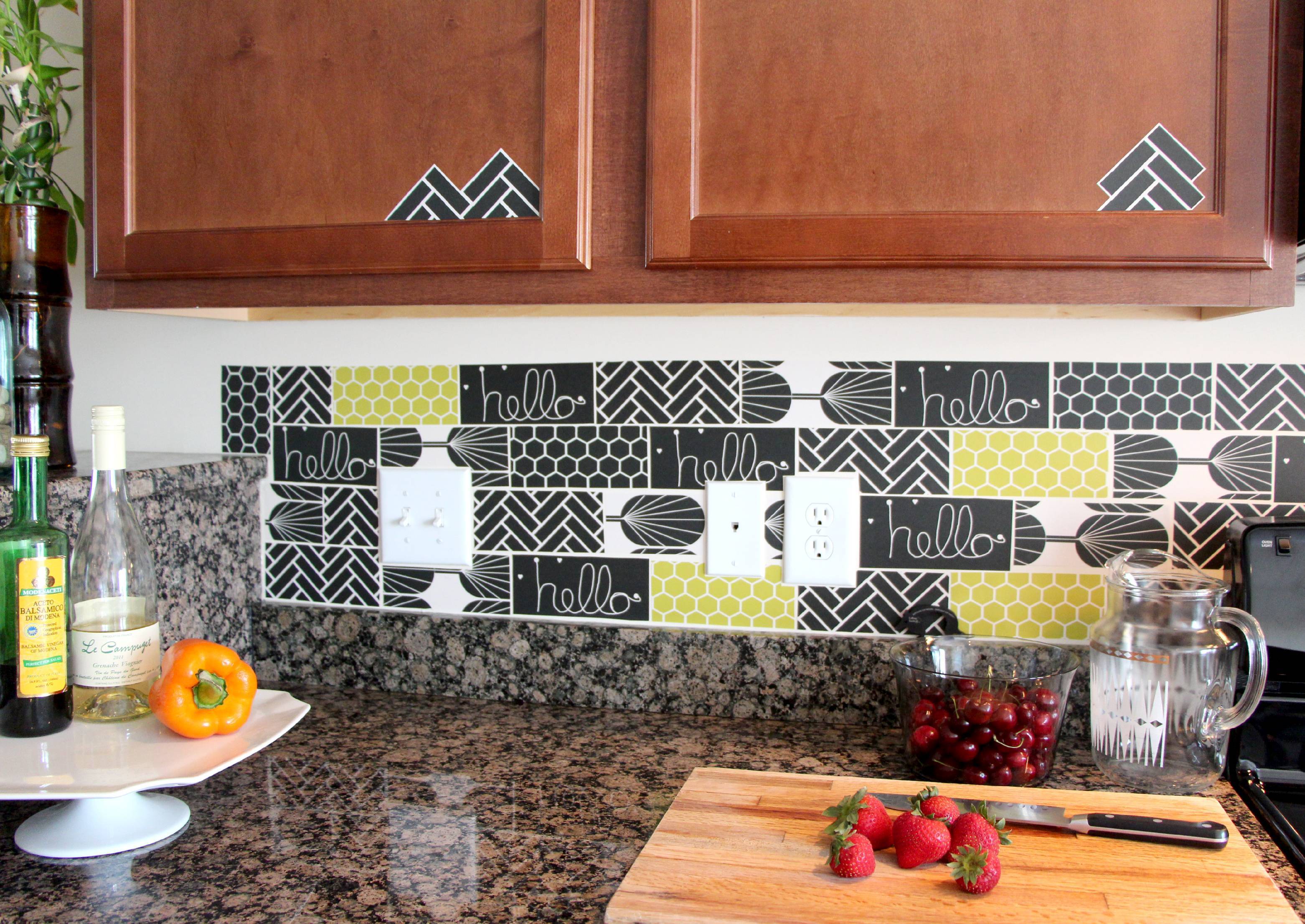 Плитка-мозаика для кухни на фартук: укладка, виды, преимущества и недостатки