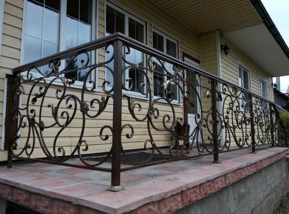 Красивое, надежное ограждение