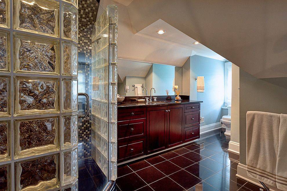 Стеклоблоки в интерьере ванной. виды стеклянных блоков и их преимущества