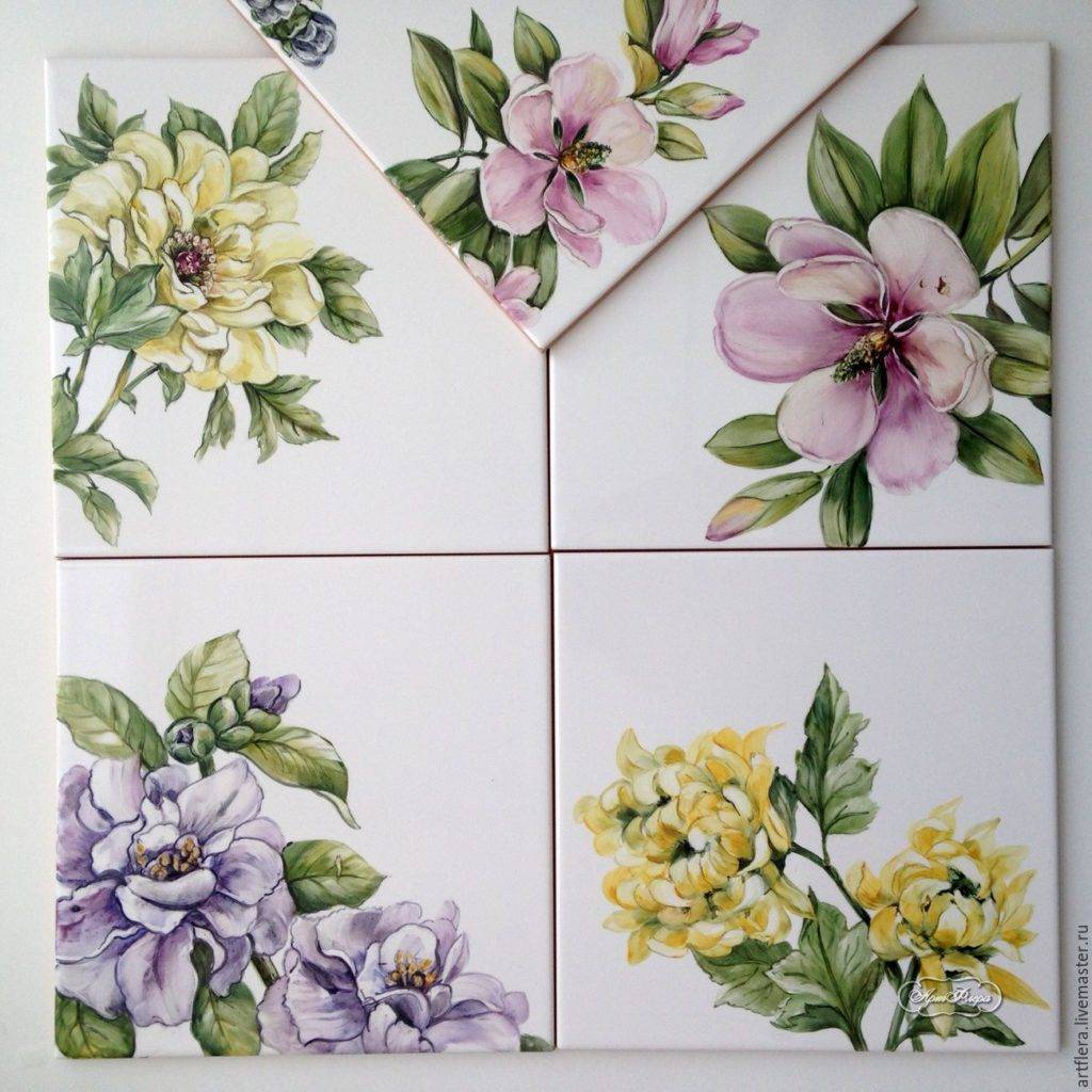 Плитка для ванной с цветами: фото коллекции / zonavannoi.ru