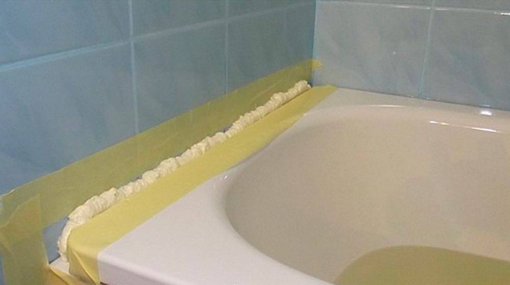 Как красиво и быстро заделать стык между ванной и стеной