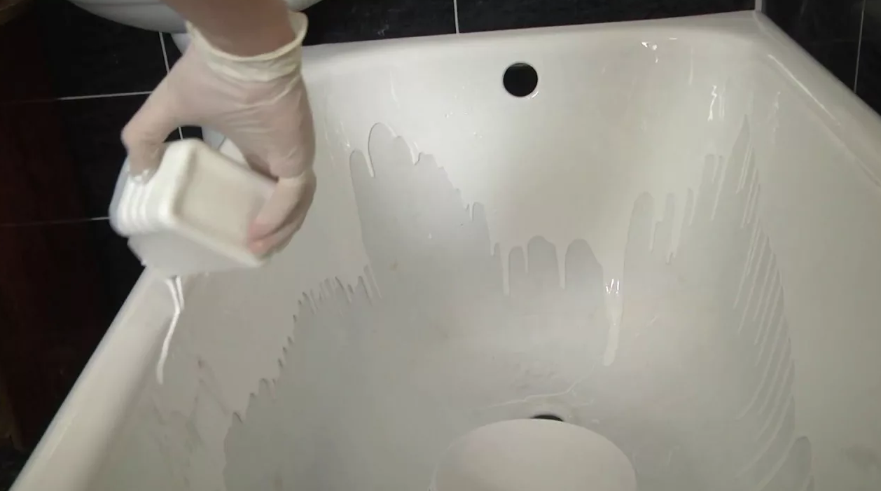 Эмаль для реставрации ванной в баллончиках: как восстановить покрытие ванны используя аэрозольную  эмаль +видео