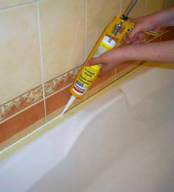 Заделка шва между стеной и ванной, как заделать, чем замазать