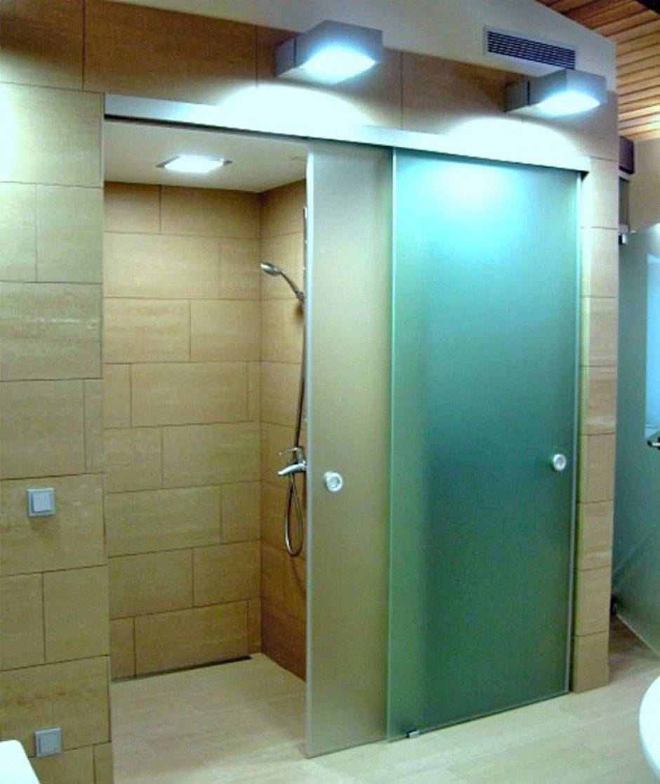 Стеклянные двери для ванны - современно и привлекательно