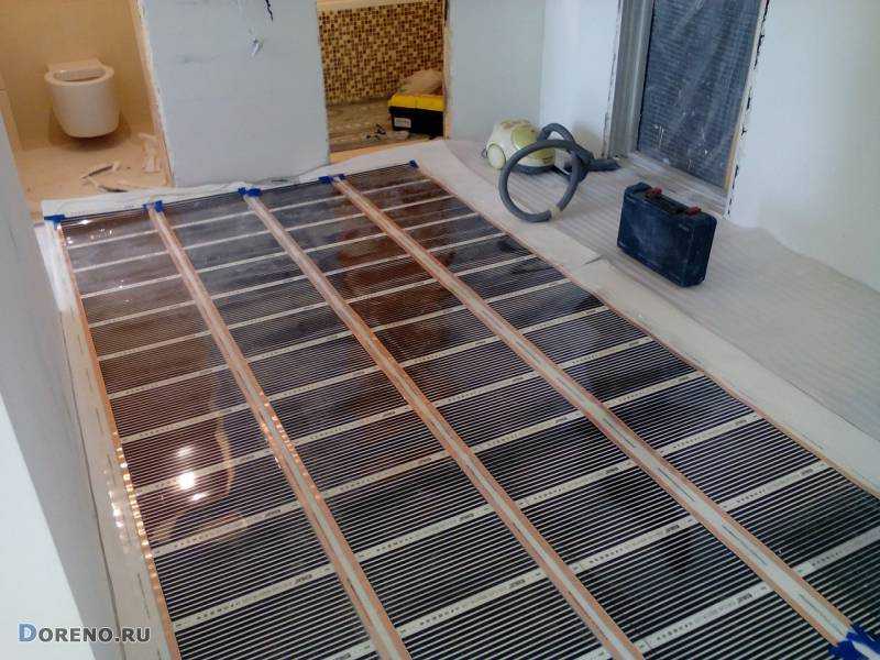 Кварцвиниловая плитка (виниловый ламинат) для пола: плюсы и минусы материала