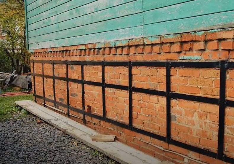 Способы утепления свайного фундамента в домах из дерева