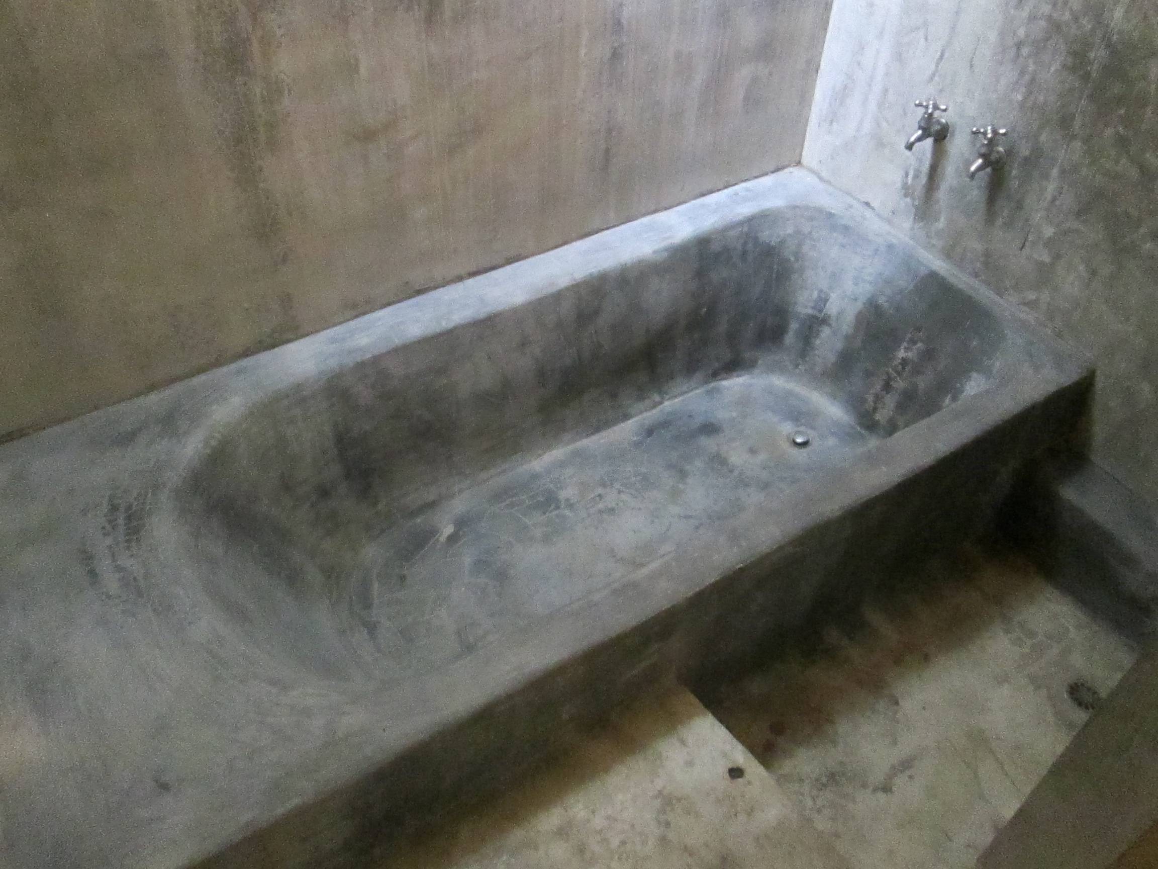 Самодельная ванная ванн. Ванная из бетона. Отдельностоящая ванна из бетона. Бетонная ванна чаша. Самодельная ванна из бетона.