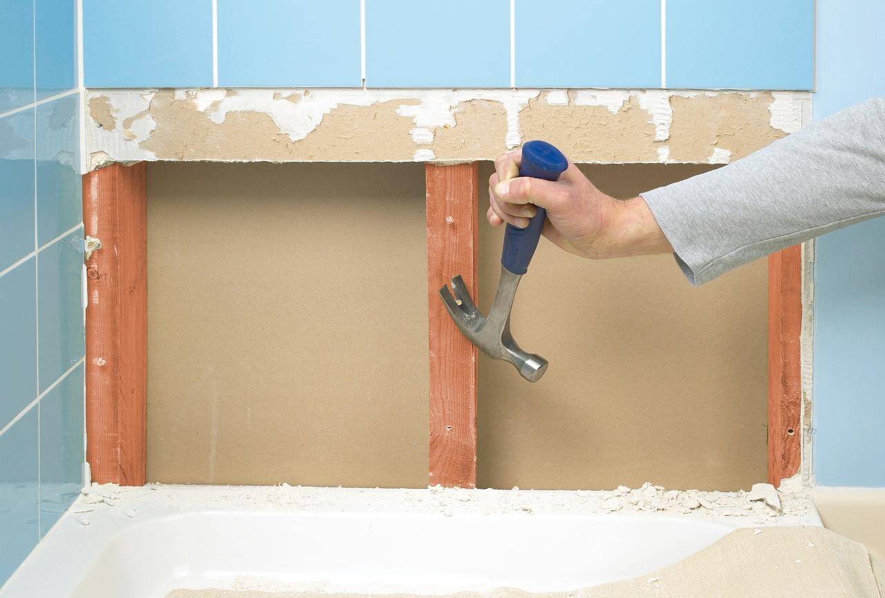 Как снять плитку со стены с цементным раствором