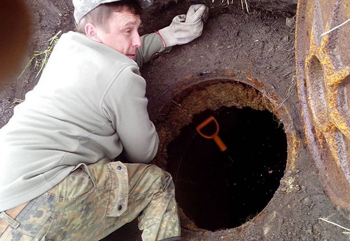 Вода в выгребной яме