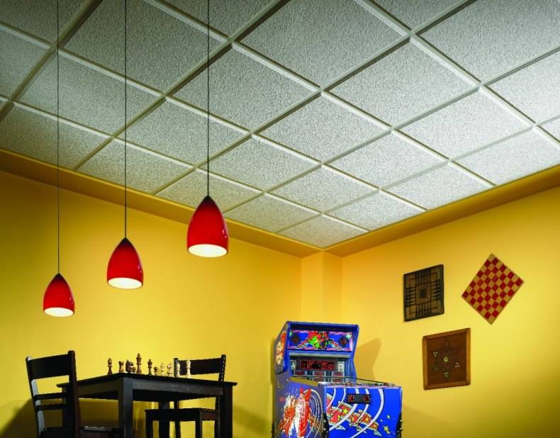 Рекомендации: как покрасить потолочную плитку из пенопласта