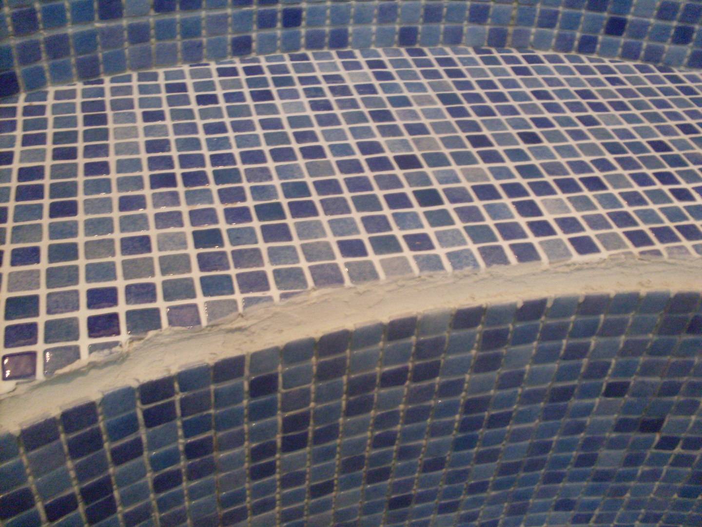 Укладка плитки и мозаики в бассейне: пошаговая технология