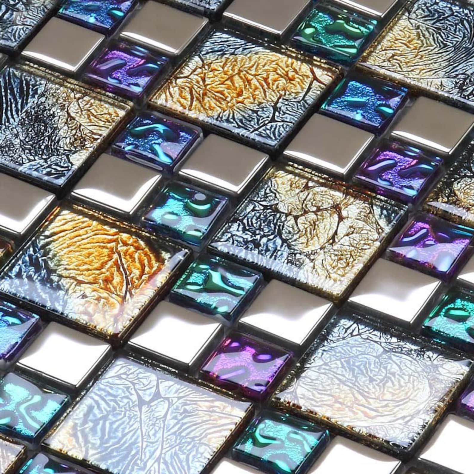 Цветное стекло для создания мозаичных картин своими руками, его виды и технологии применения