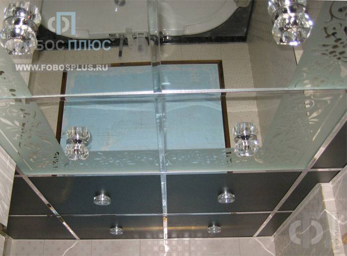 Зеркальный потолок в ванной: преимущества оформления и варианты установки