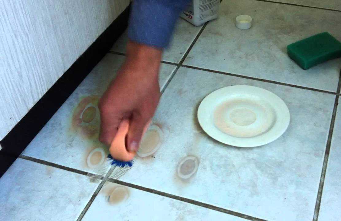 Как очистить швы между плиткой на полу, как отмыть и отбелить швы между кафельной плиткой на кухне