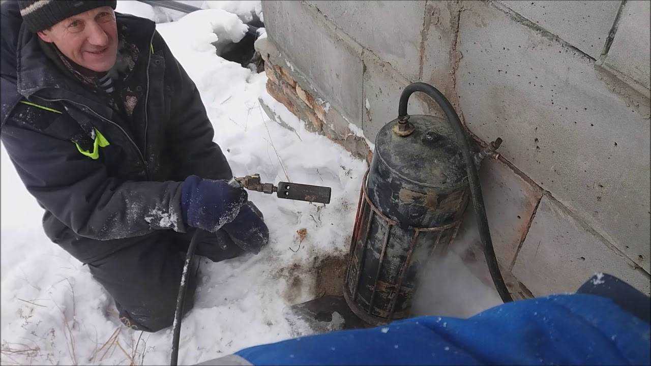 Замерзли пластиковые трубы водопровода – что делать?