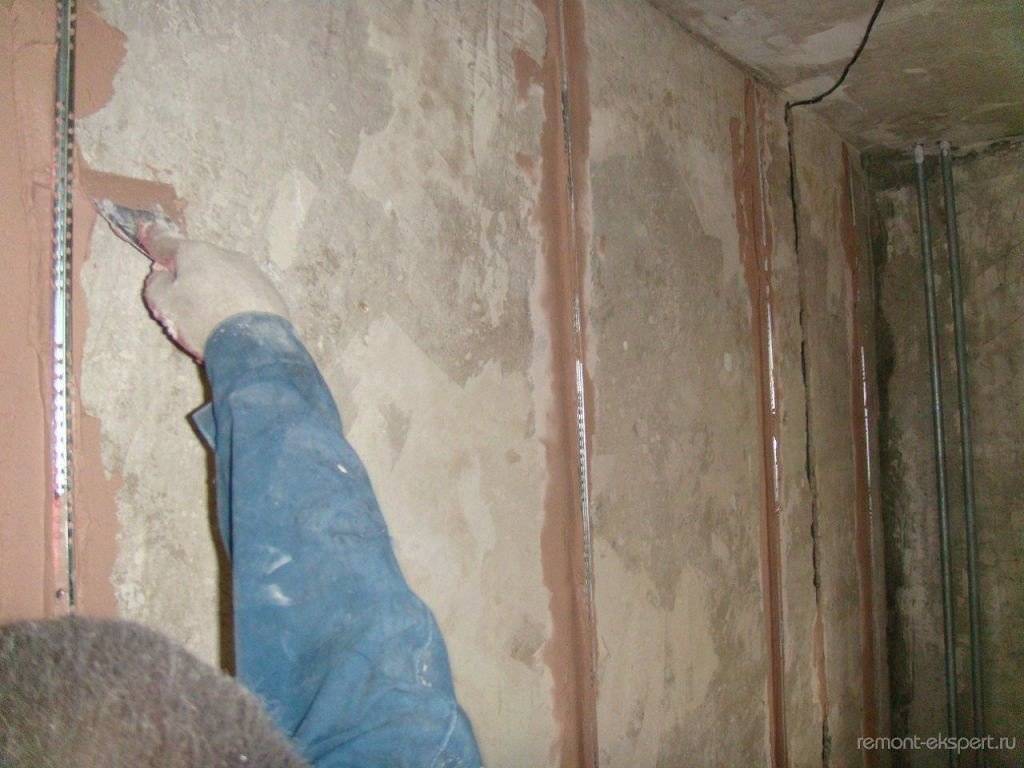 Выравнивание стены в ванной гипсокартонными листами