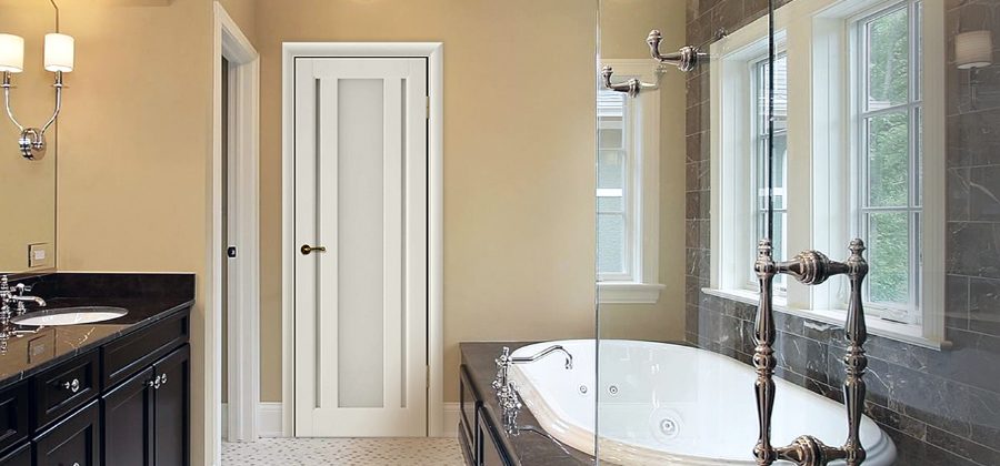 Разбираемся, какую дверь поставить в ванную комнату, как совместить практичность и стиль