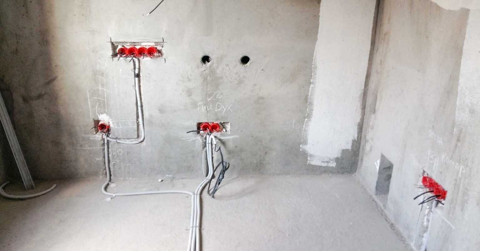 Чем замазать штробу с проводкой в стене: в бетонной, кирпичной стене или монолите