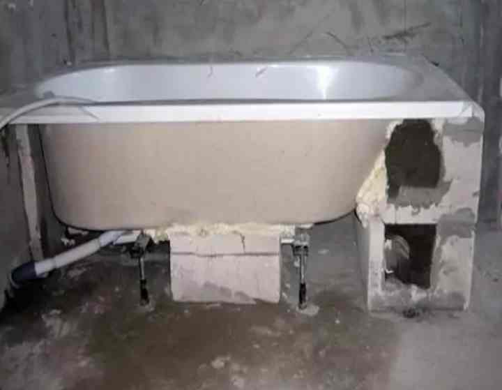 Крепление ванны к стене с плиткой. как закрепить ванну, чтобы не качалась: рекомендации мастеров