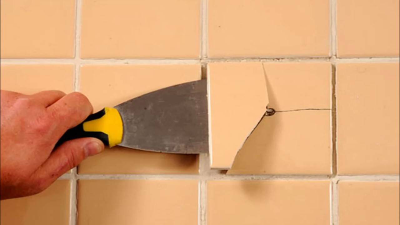 Как снять плитку со стены: аккуратный демонтаж