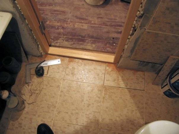 Замена двери в ванной комнате - вместе мастерим